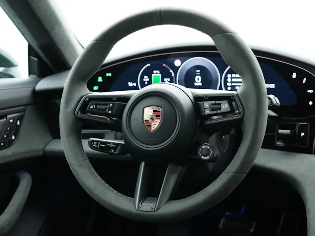 Porsche Taycan GTS Sport Turismo