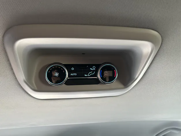 Ford Tourneo Bus 320 L1H1 Sport Automat
