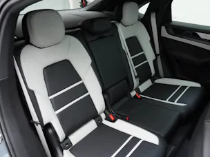 Porsche Cayenne S E-Hybrid Coupé Black Edition