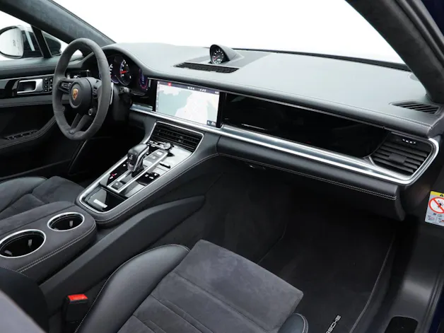 Porsche Panamera GTS Sport Turismo
