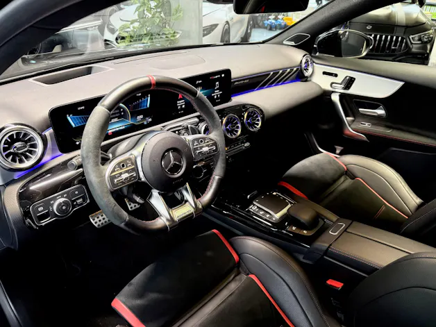 Mercedes-Benz A 45 S AMG 4Matic+ Speedshift