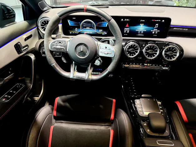 Mercedes-Benz A 45 S AMG 4Matic+ Speedshift