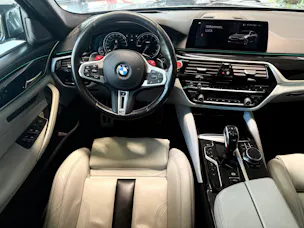 BMW M5 xDrive Drivelogic
