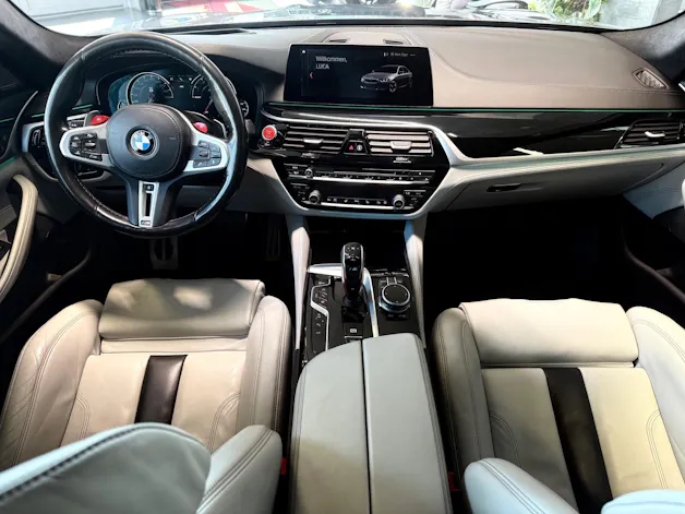 BMW M5 xDrive Drivelogic
