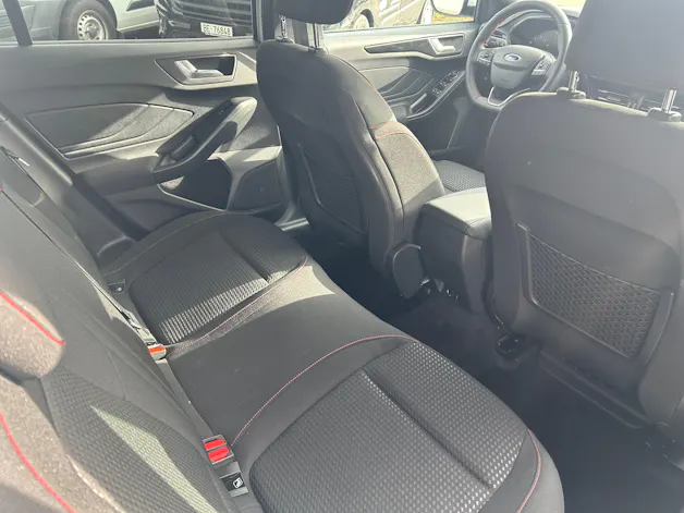 Ford Focus 1.0 MHEV ST-Line Automat
