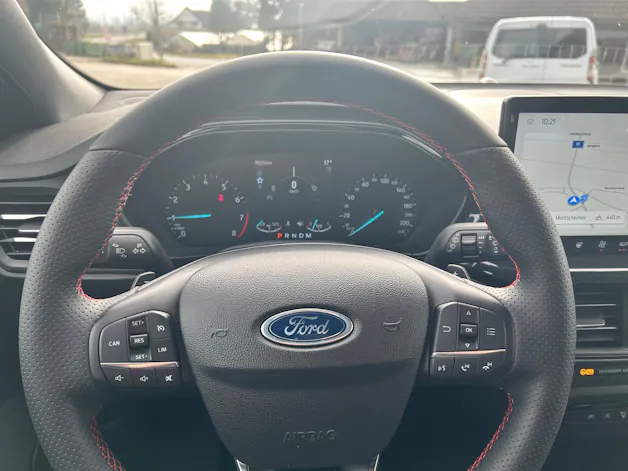 Ford Focus 1.0 MHEV ST-Line Automat