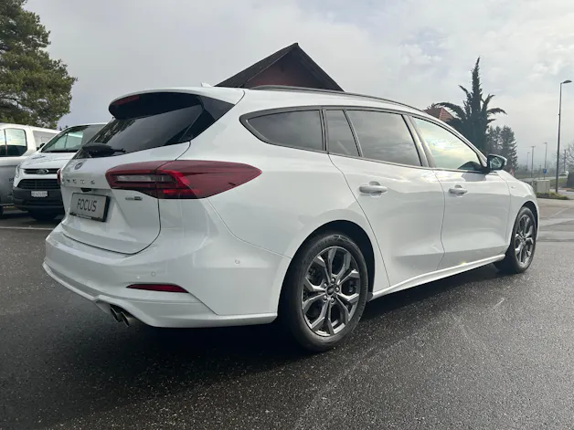 Ford Focus 1.0 MHEV ST-Line Automat
