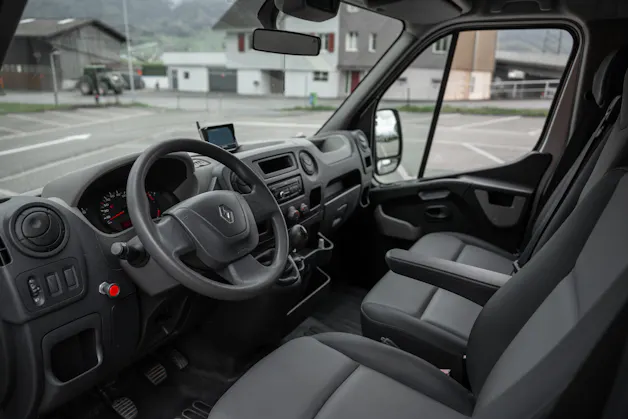 Renault Master Equitrek T35 2.3dCi Selbstfahrer / Pferde transporter