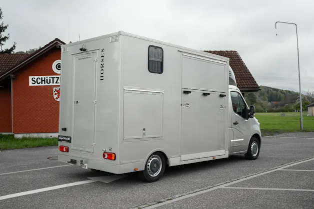 Renault Master Equitrek T35 2.3dCi Selbstfahrer / Pferde transporter