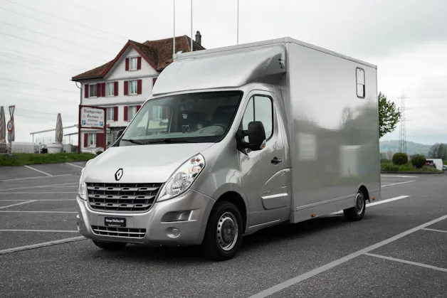 Renault Master Equitrek T35 2.3dCi Selbstfahrer / Pferde transporter