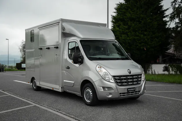 Renault Master Equitrek T35 2.3dCi Selbstfahrer / Pferde transporter