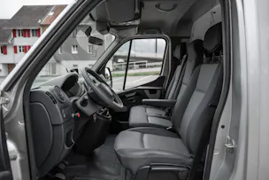 Renault Master Equitrek T35 2.3dCi Selbstfahrer / Pferde transporter