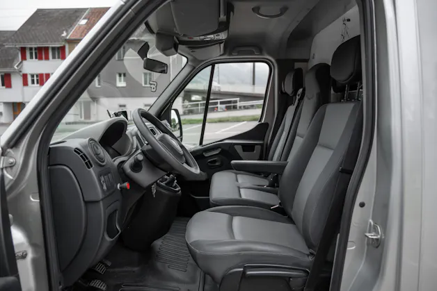 Renault Master Equitrek T35 2.3dCi Selbstfahrer / Pferde transporter