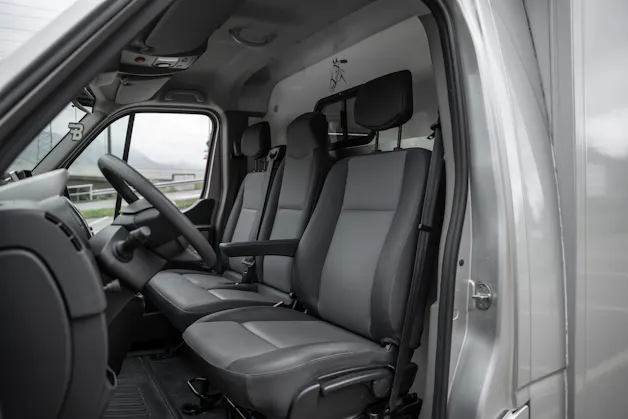 Renault Master Equitrek T35 2.3dCi Selbstfahrer / Pferde transporter