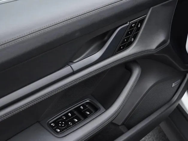 Porsche Taycan 4S