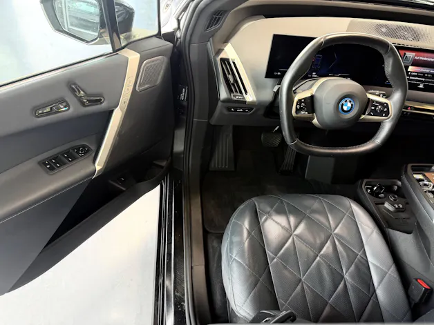 BMW iX M60