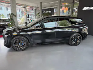 BMW iX M60
