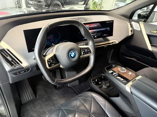BMW iX M60