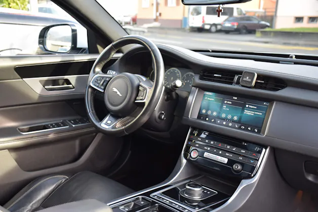 Jaguar XF Sportbrake 20d R-Sport AWD Automatic LIMITED EDITION