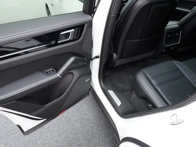 Porsche Cayenne E-Hybrid Coupé Platinum Edition