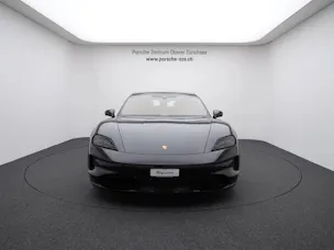 Porsche Taycan 4 Cross Turismo