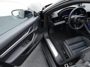 Porsche Taycan 4 Cross Turismo