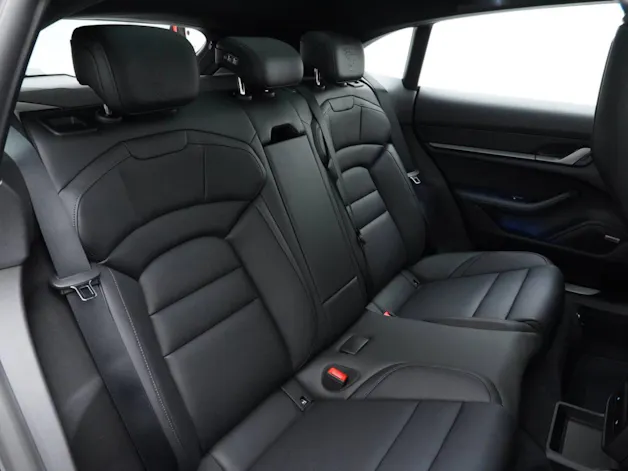 Porsche Taycan 4 Cross Turismo