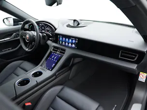 Porsche Taycan 4 Cross Turismo