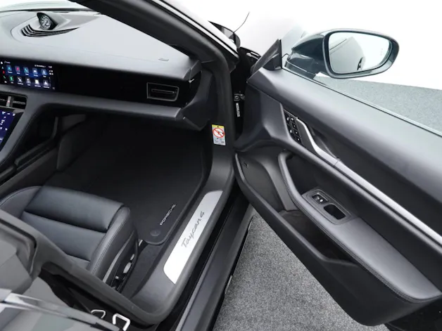 Porsche Taycan 4 Cross Turismo