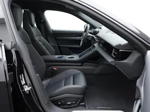 Porsche Taycan 4 Cross Turismo