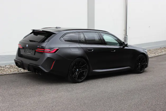 BMW M5 xDrive Touring *Frozen Deep Grey metallic*