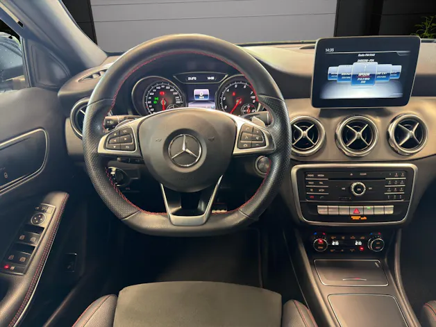 Mercedes-Benz GLA 200 AMG Line