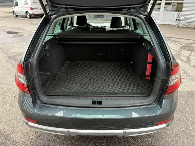Škoda Octavia Combi 2.0 TDI Scout 4x4 DSG