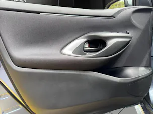 Mazda 2 Hybrid Centre-line