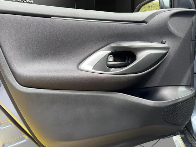 Mazda 2 Hybrid Centre-line
