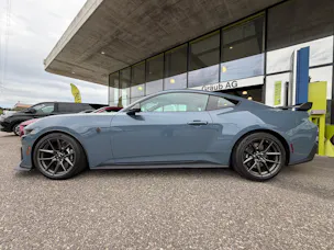 Ford Mustang Fastback 5.0 V8 Dark Horse US Version mit Handling Package! VAPOR BLUE ohne OPF