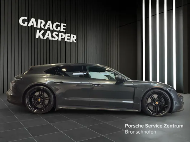 Porsche Taycan Turbo S Sport Turismo