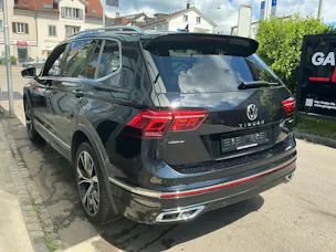 VW Tiguan Allspace R-LINE 4MOTION *** PANORAMAGLASDACH & ANHÄNGEKUPPLUNG ***