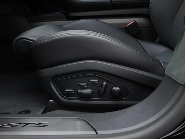 Porsche Taycan GTS Sport Turismo