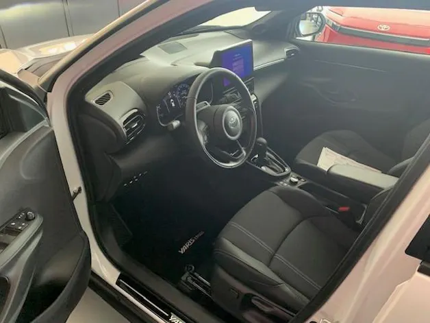 Toyota Yaris Cross 1.5 VVT-i HSD Premium AWD-i