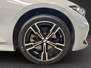 BMW 330e xDrive SAG Touring