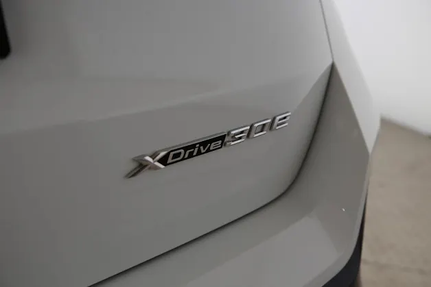 BMW X1 30e xDrive paddles