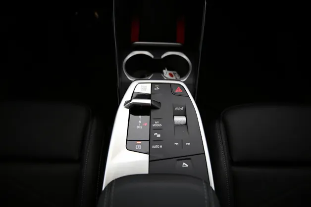 BMW X1 30e xDrive paddles