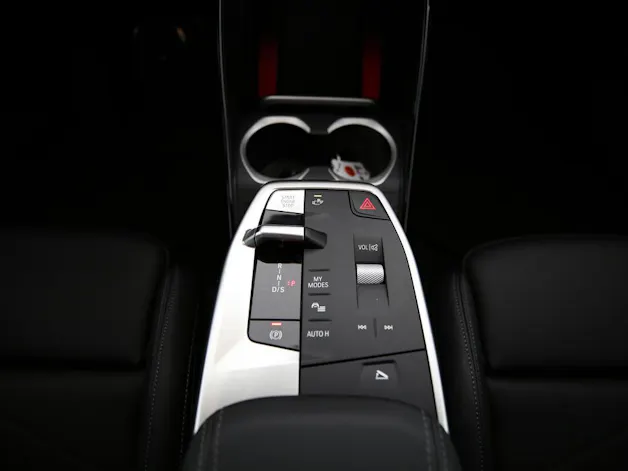 BMW X1 30e xDrive paddles