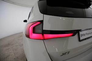 immagine del veicolo BMW X1 30e xDrive paddles