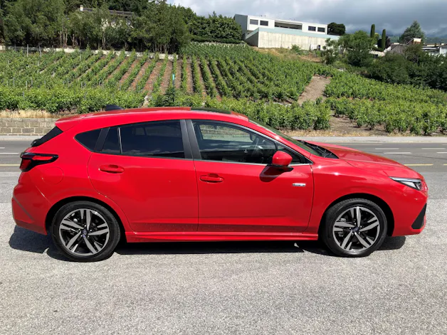 Subaru Impreza 2.0i e-Boxer Luxury