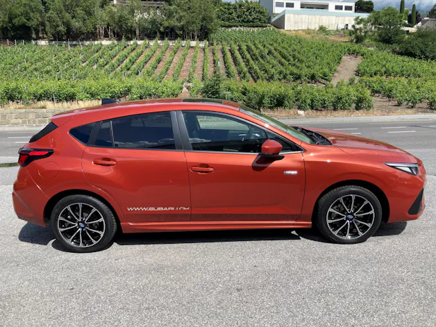 Subaru Impreza 2.0i e-Boxer Luxury