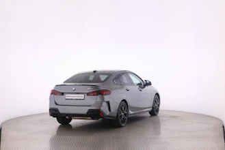 https://vehicle.imgix.net/4320427/b6bc10a0-1531-4a91-91a7-31a98ef0c3ba.jpg