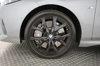 https://vehicle.imgix.net/4320427/fe88a157-f63a-492d-8cca-ac4d1b8f531b.jpg