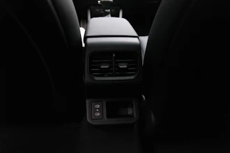 https://vehicle.imgix.net/4320454/89730435-1f08-490c-877f-2d3bbc1b9a60.JPG